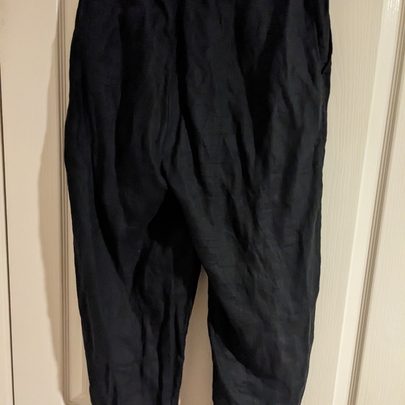 Quince Women's Black Cropped Linen Pants - Picture 5 of 6